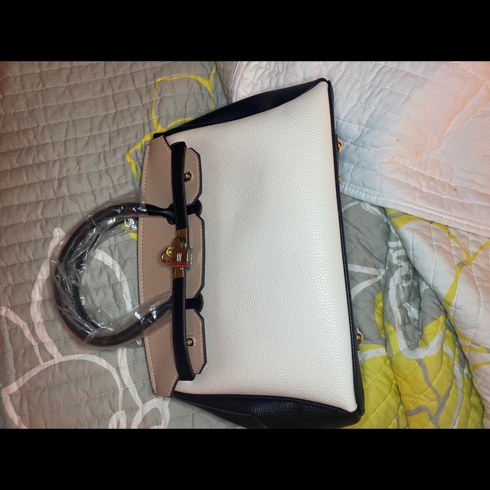 Purse - Picture 4 of 4